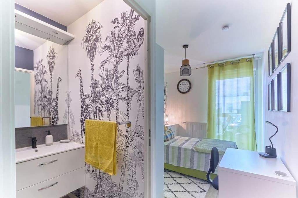 Appartement 4 Pieces - La Rose Des Yvelines - Classe 3 Etoiles Трап Екстериор снимка