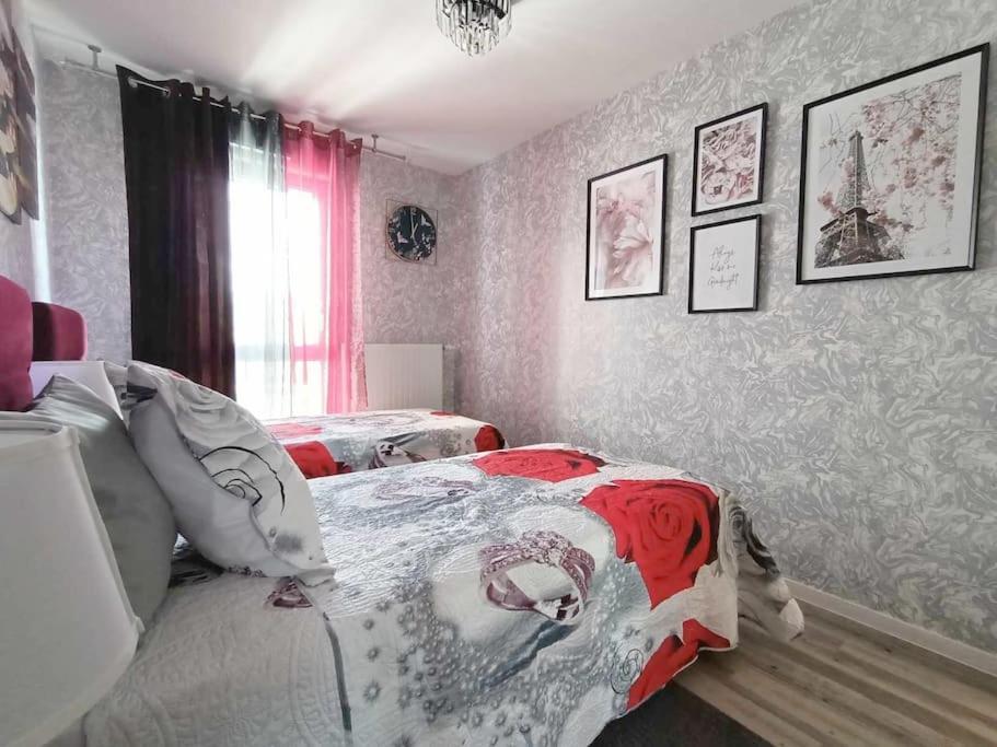 Appartement 4 Pieces - La Rose Des Yvelines - Classe 3 Etoiles Трап Екстериор снимка