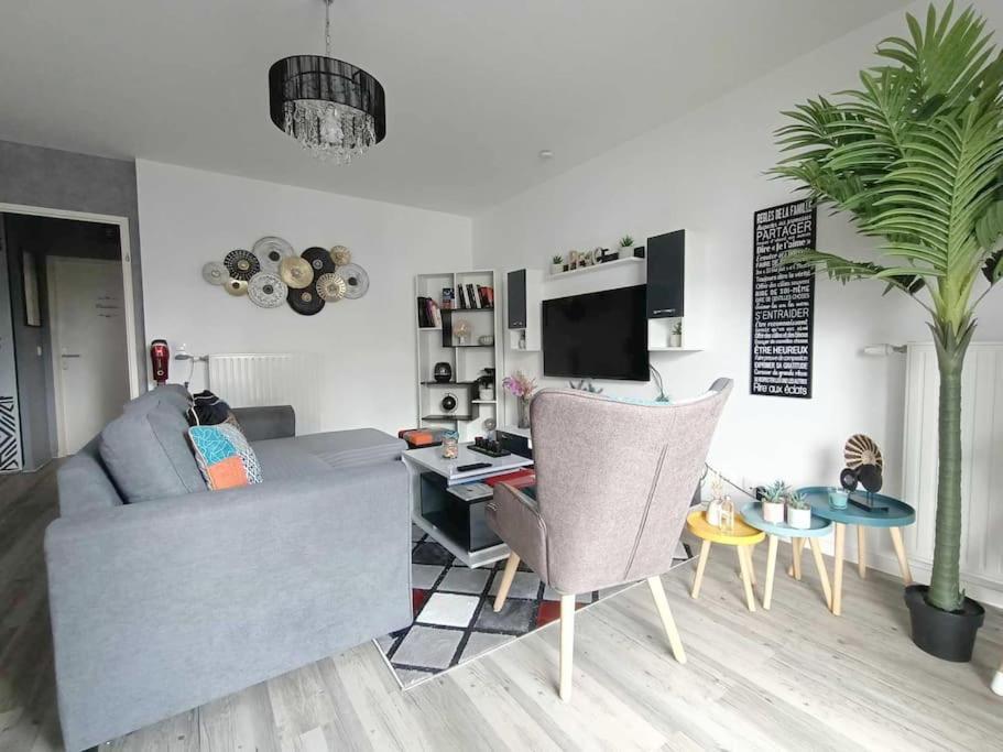 Appartement 4 Pieces - La Rose Des Yvelines - Classe 3 Etoiles Трап Екстериор снимка